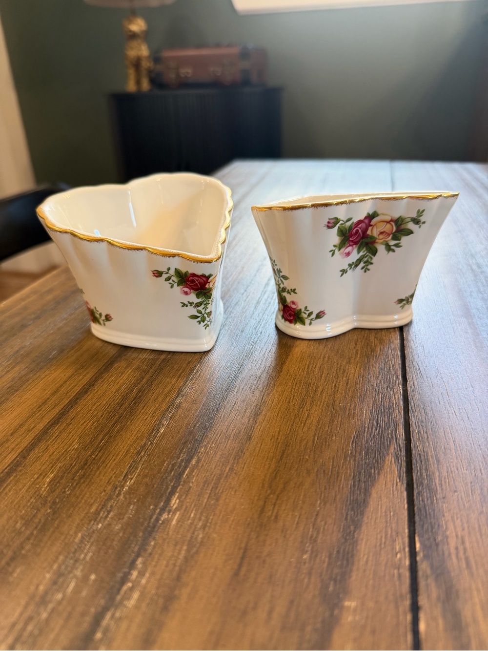 Royal Albert Old Country Roses Set of 2 Heart bowls with Gold Trim